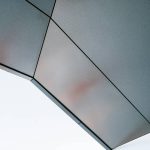 Comparatif des matériaux pour une plaque métallique durable en extérieur